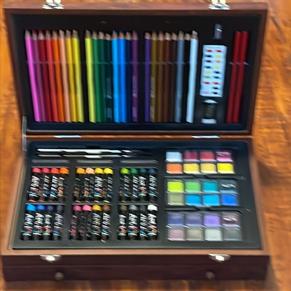 Art 101 Doodle and Color 142 Piece Beginners Art Set in a Wood Carrying Case - Picture 4 of 5